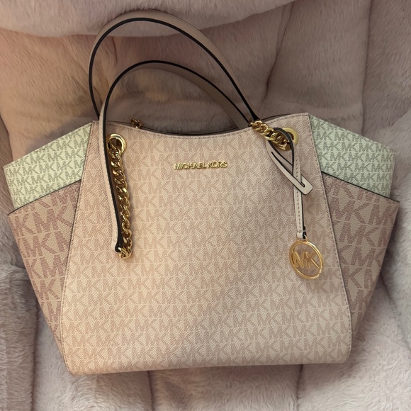 Michael kors purse - Picture 1 of 2